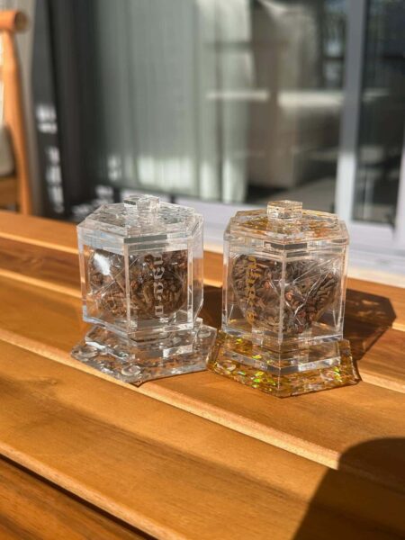 כלי לבשמים נצנצים