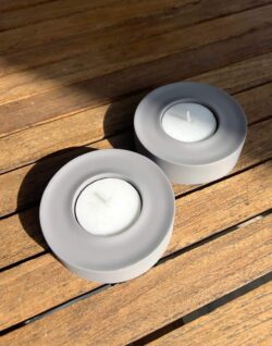 זוג פמוטים מבטון