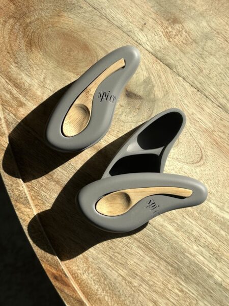 כלי לתבלינים מבטון + כפית מעץ