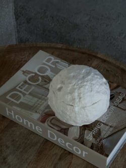 נר ירח מבטון + פניני שעווה – תמונה 2