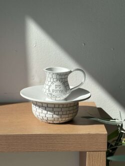 ⁦מים אחרונים גוון לבן⁩ – תמונה ⁦2⁩