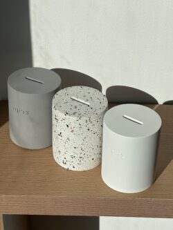 ⁦קופת צדקה יוקרתית מבטון⁩ – תמונה ⁦2⁩