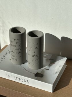 ⁦זוג פמוטים מבטון דגם הדר⁩ – תמונה ⁦3⁩