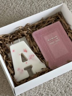 מארז סידור ונר אות אישי