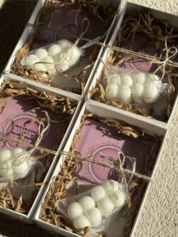 ⁦מארז ברכון מזמור לתודה ונרות באבלס⁩ – תמונה ⁦3⁩