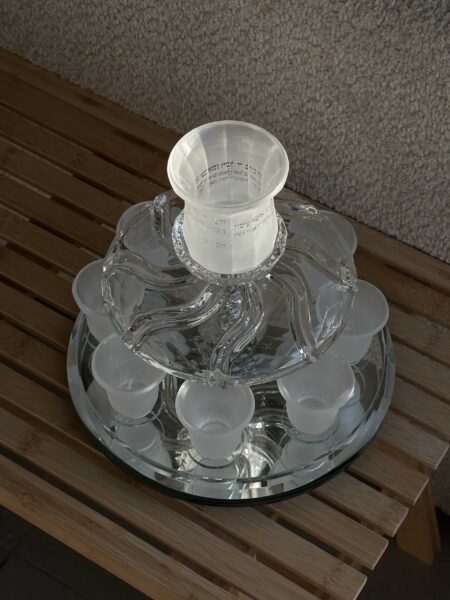 מחלק יין קריסטל + 8 כוסיות