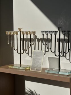 ⁦חנוכיה מהודרת דגם יהלום מקריסטל - רוז גולד⁩ – תמונה ⁦6⁩