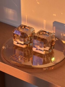 ⁦מגש וזוג פמוטים - רוז גולד⁩ – תמונה ⁦5⁩