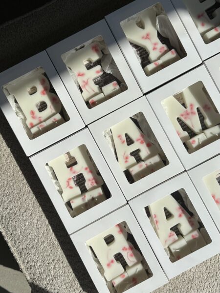 נר אות עם פרחים - קופסא מהודרת