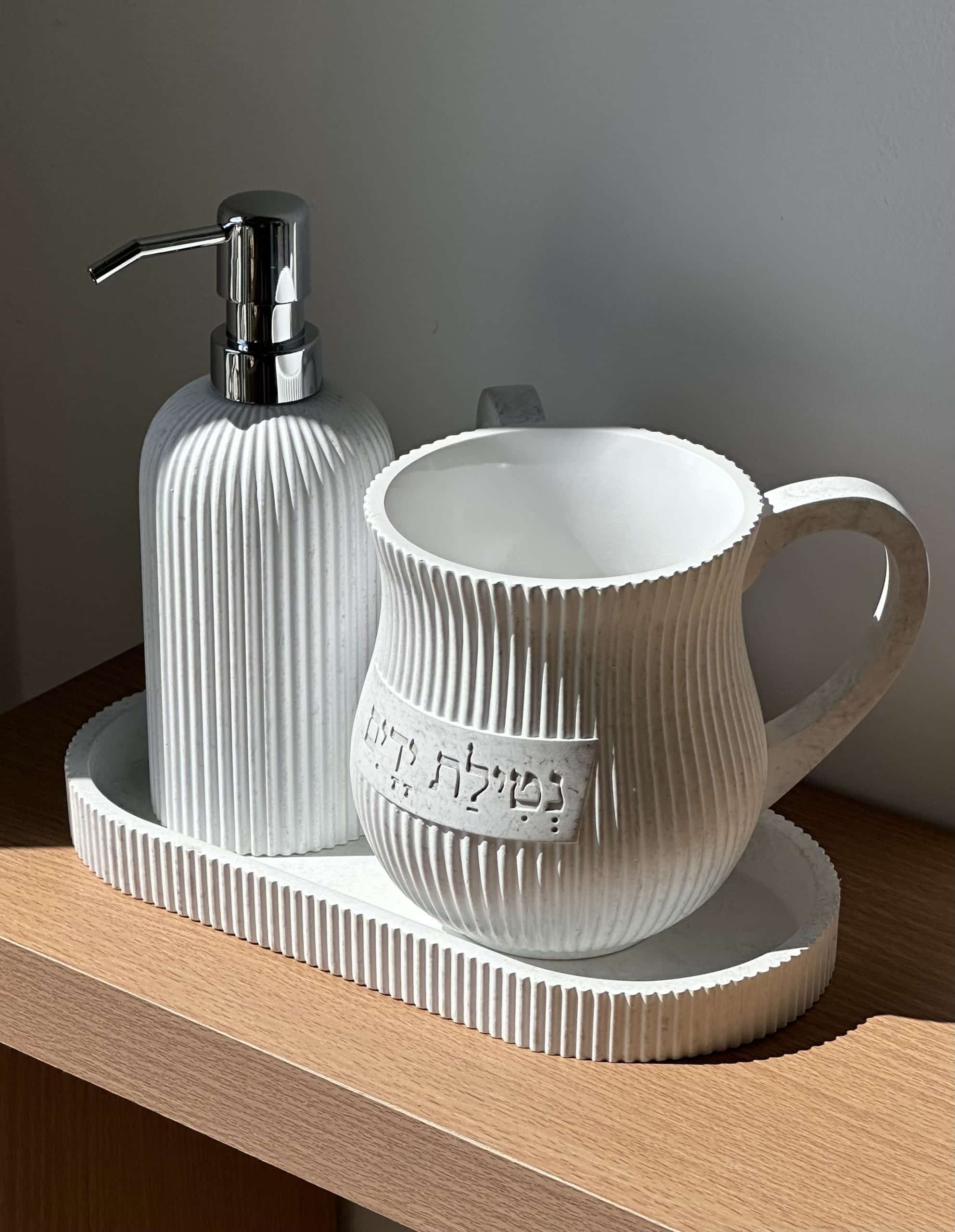 IMG_8959-scaled-1.jpeg סט נטלה וסבוניה - פסים לבן – תמונה 1