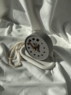 ⁦שעון שולחני עגול⁩ – תמונה ⁦2⁩