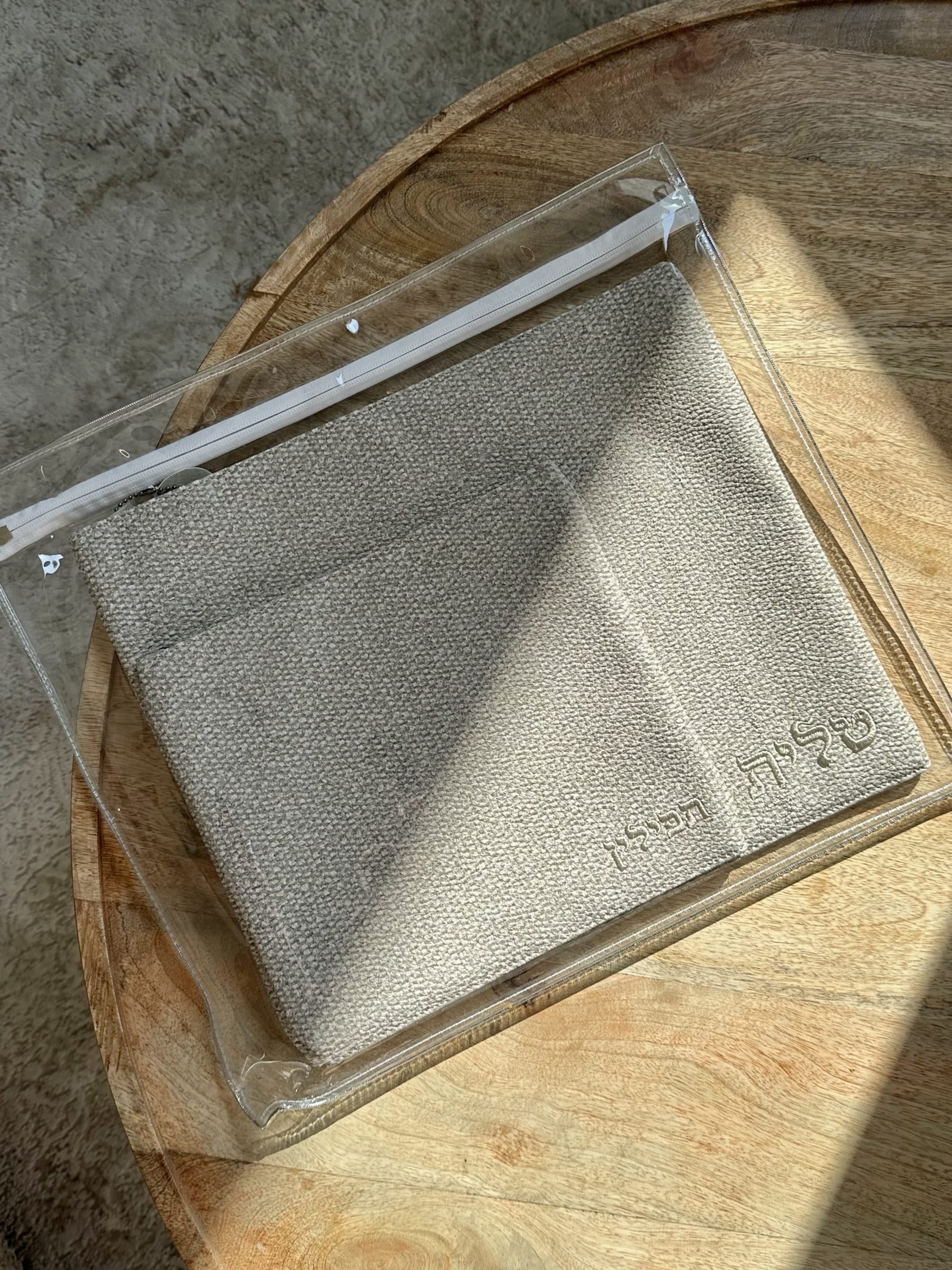 IMG_9698-scaled-1.jpeg סט טלית ותפילין דמוי עור – תמונה 1