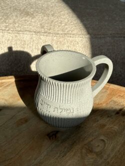 נטלה מהודרת דגם פסים אפור – תמונה 2