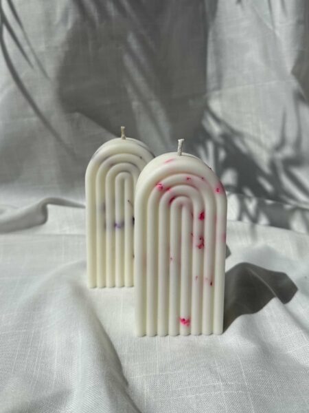 נר קשת קטן עם פרחים