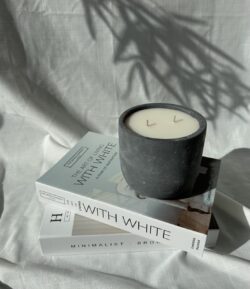 ⁦נר גדול בכד חרס אפור כהה⁩ – תמונה ⁦2⁩